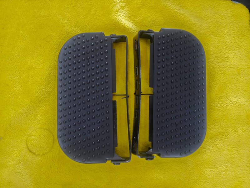 Universal Footrest 1