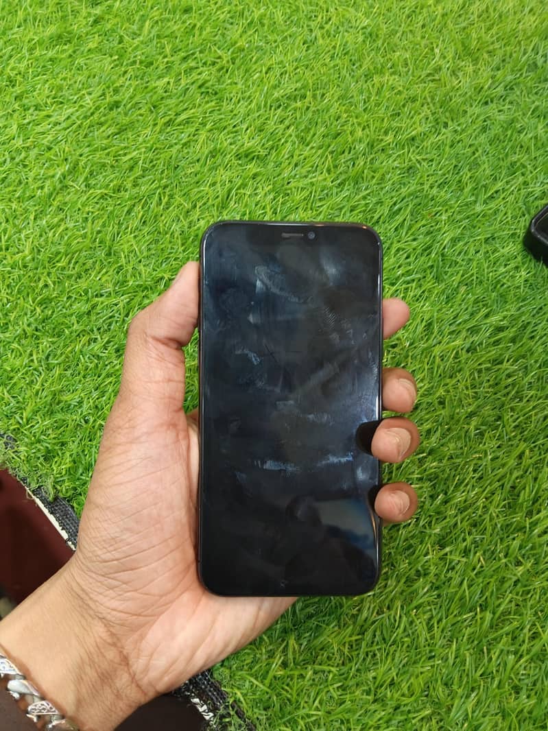 Apple iPhone 11 Pro 1