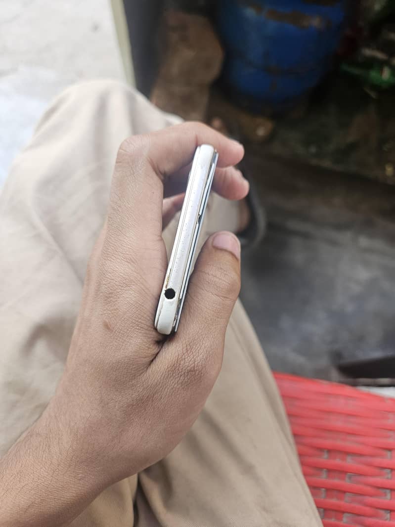 OPPO A37 2