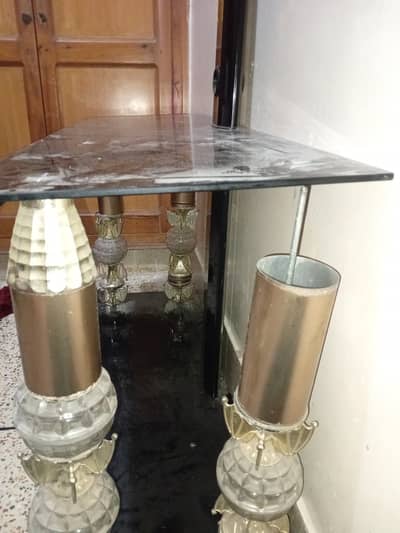 Black tv table need to repair