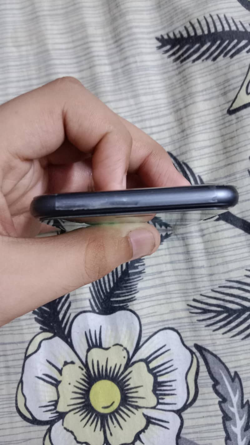 Apple iPhone 8 4
