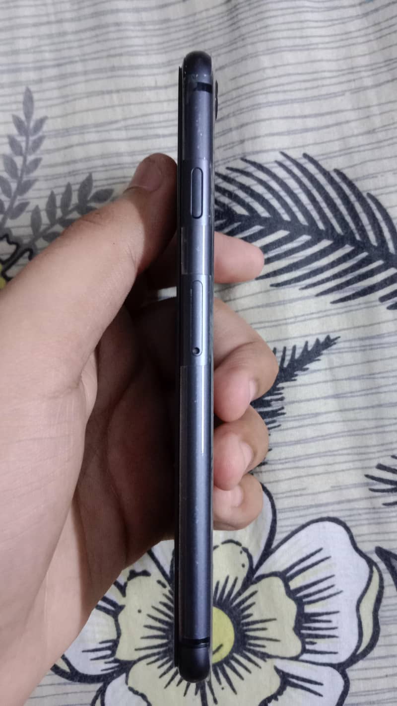 Apple iPhone 8 5