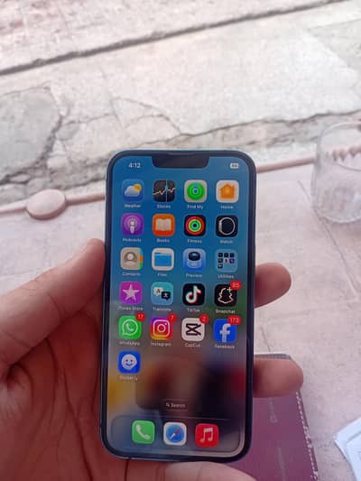 Apple iPhone 13