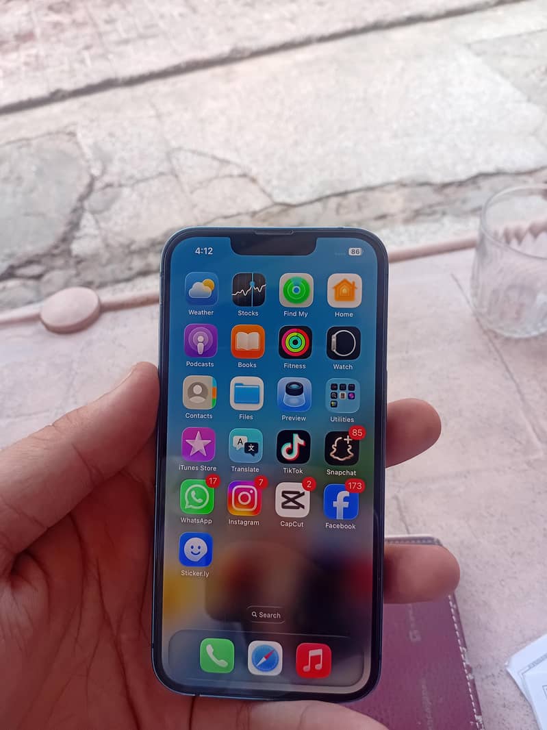 Apple iPhone 13 0