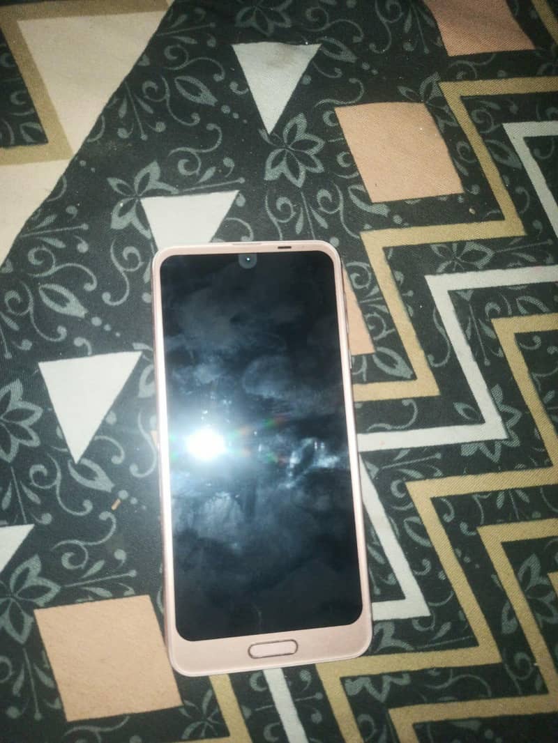 Sharp Aquos R2 3