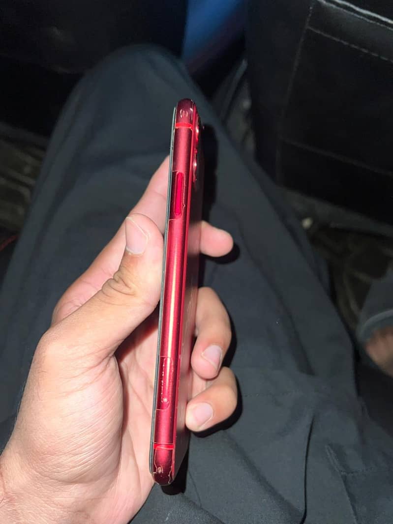 Apple iPhone 11 4