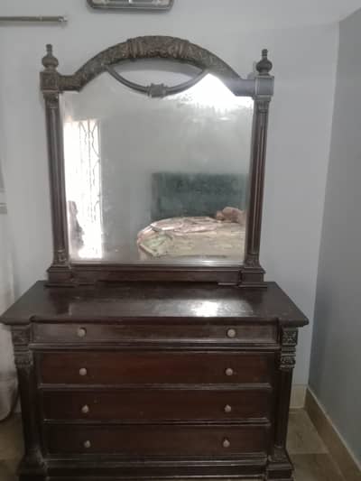 ward robedressing table