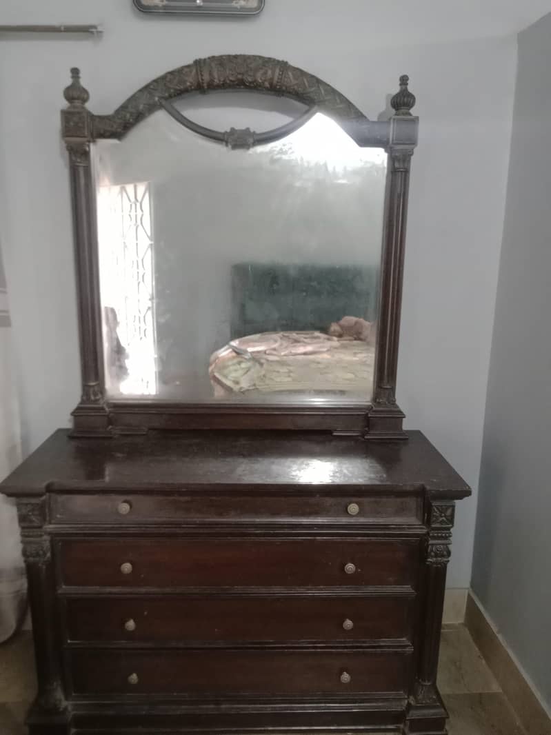ward robedressing table 0