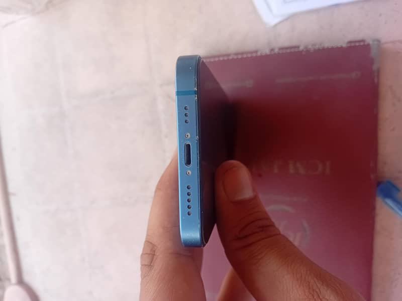 Apple iPhone 13 4