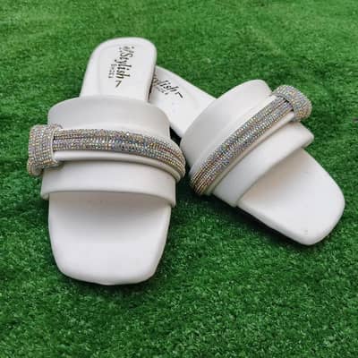 stylish footwear for women at low price