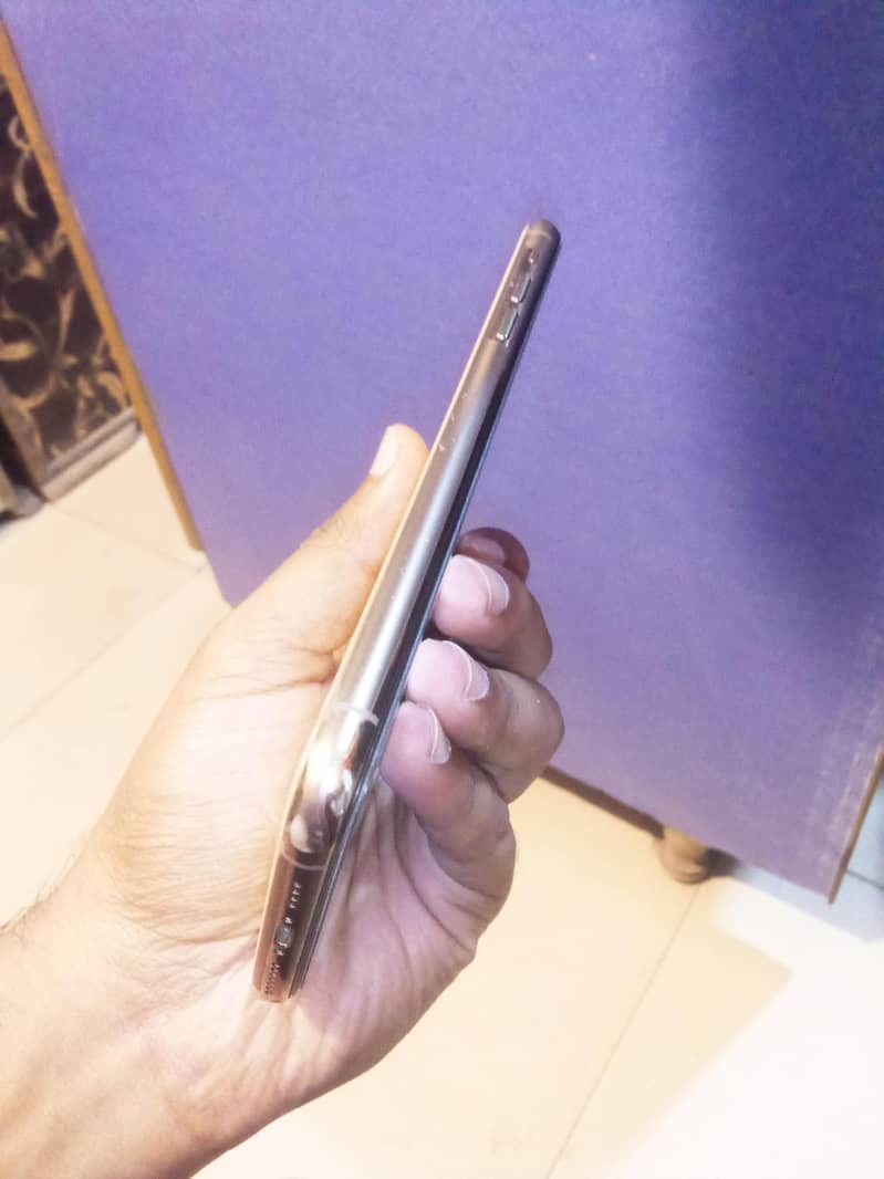 Apple iPhone 11 Pro Max 1