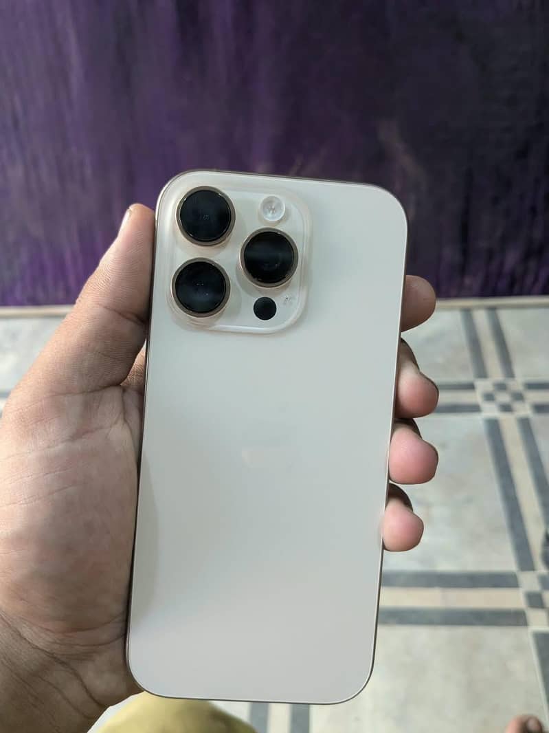 Apple iPhone 16 Pro 1