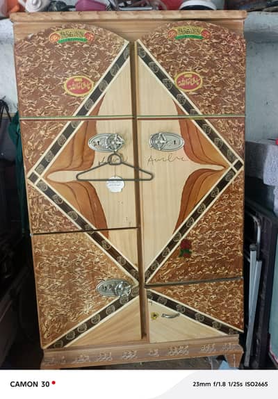 Almari for sale demand 9000