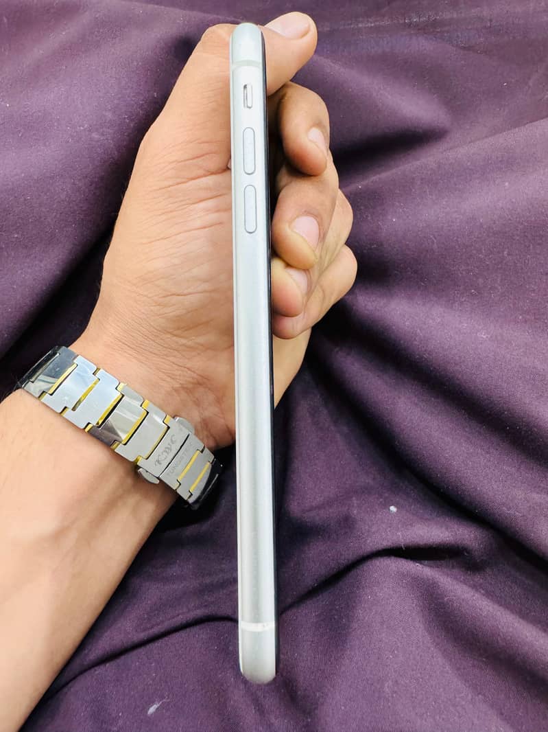 Apple iPhone 11 2