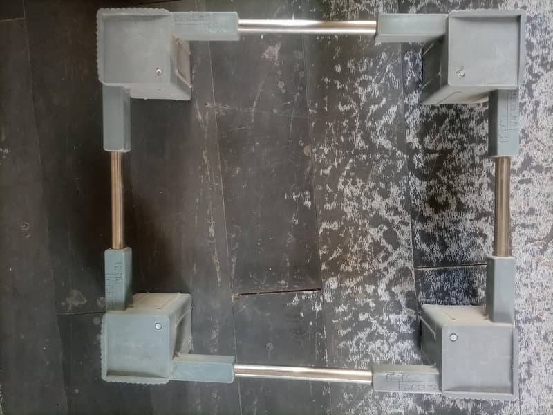 Fridge stand 0