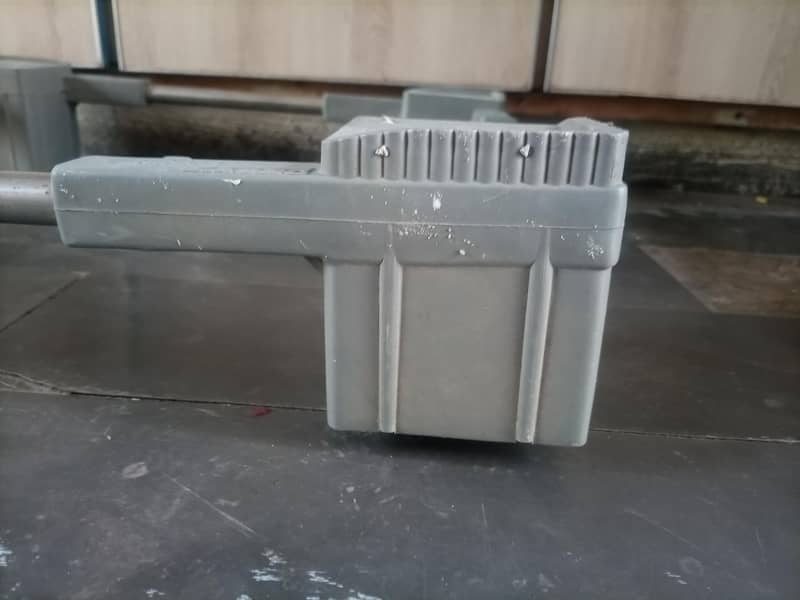 Fridge stand 1