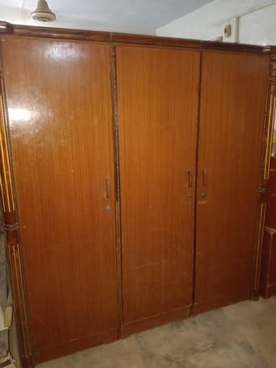 three door almari