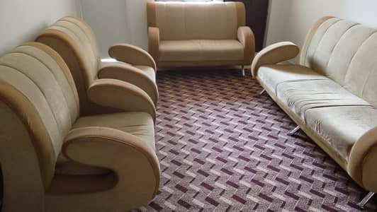 7 Seater Sofa Set – Normal Condition