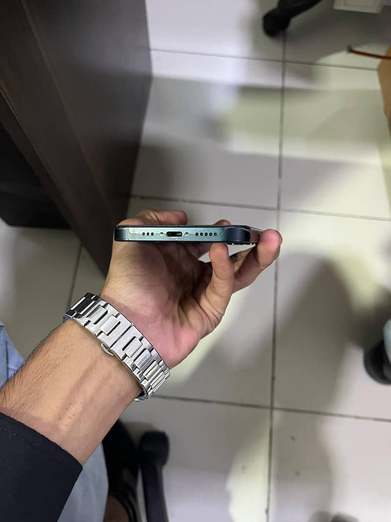 Apple iPhone 13 with genuine charger and cable 6