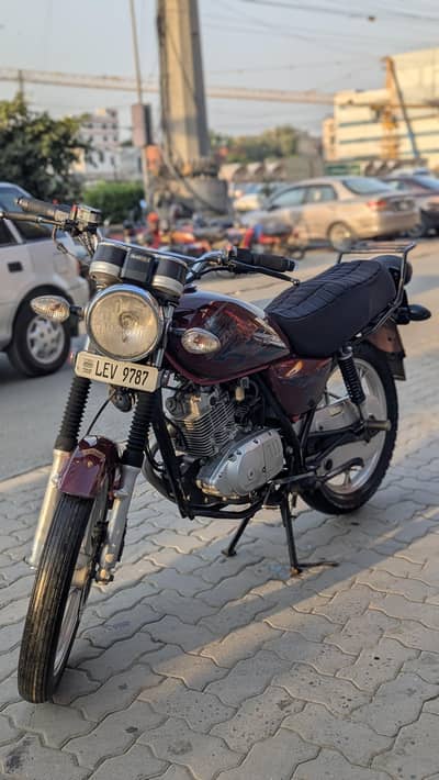 Suzuki gs 150 se