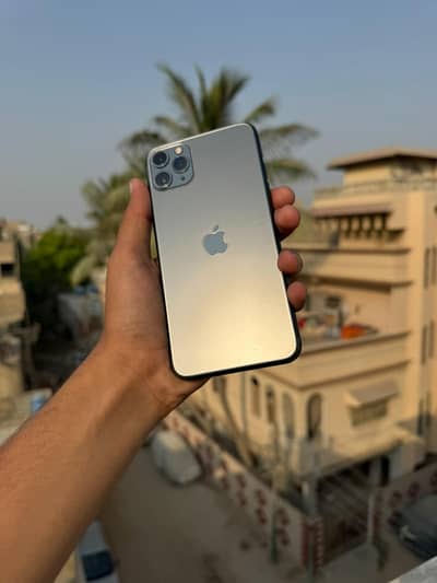 Apple iPhone 11 Pro Max factory unlock all okay sealed 10/10 condition