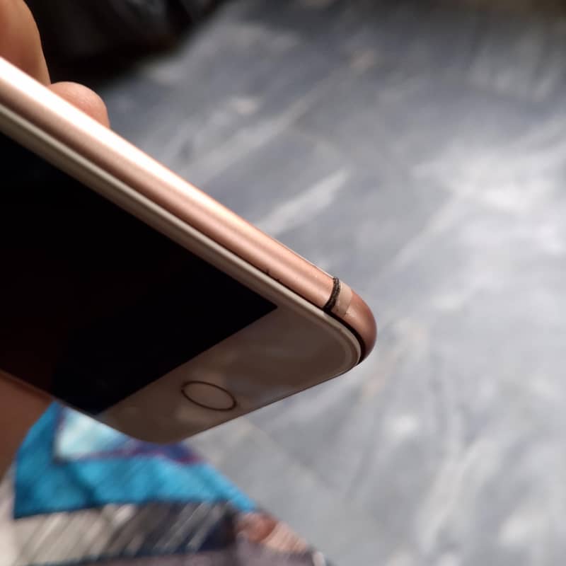 Apple iPhone 8 Plus 3