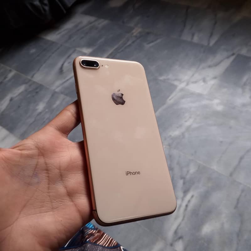 Apple iPhone 8 Plus 5