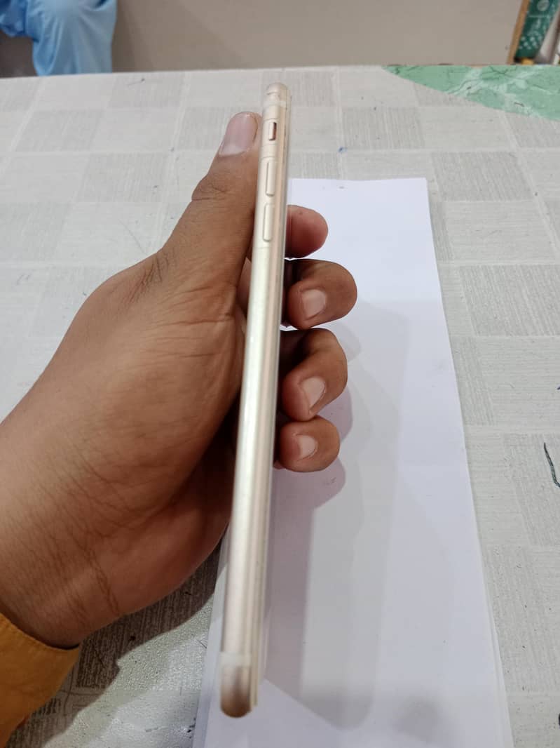 Apple iPhone 7 Plus 2