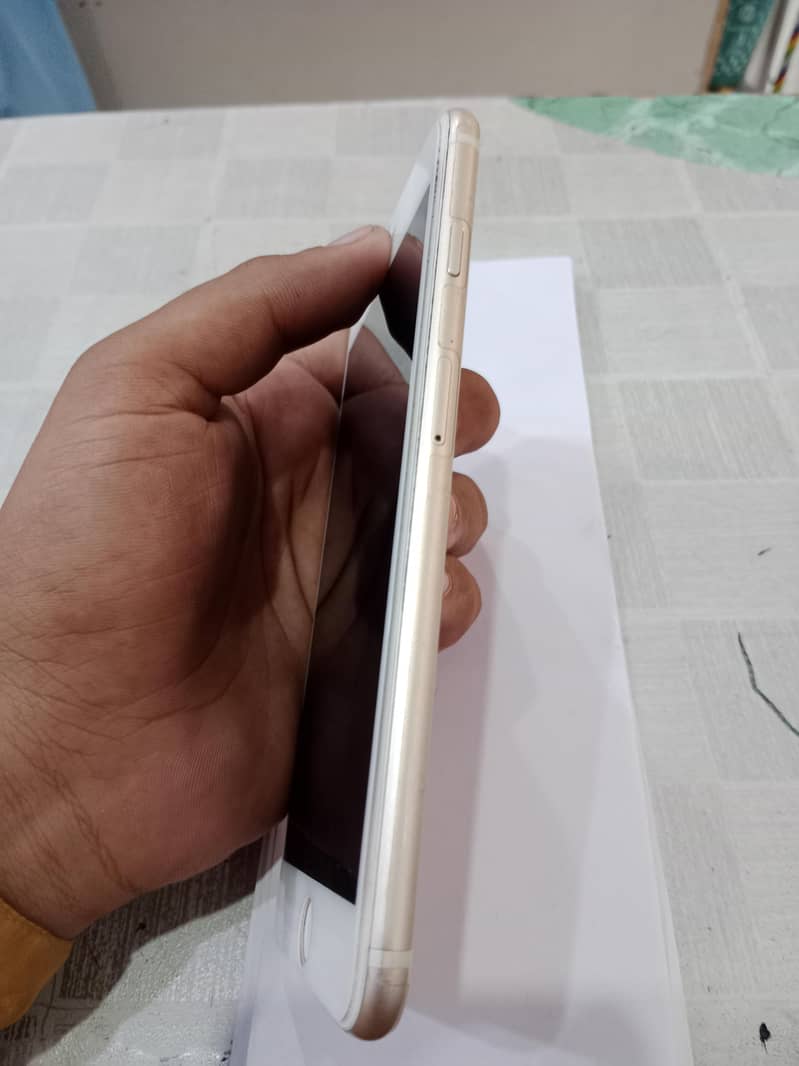 Apple iPhone 7 Plus 3