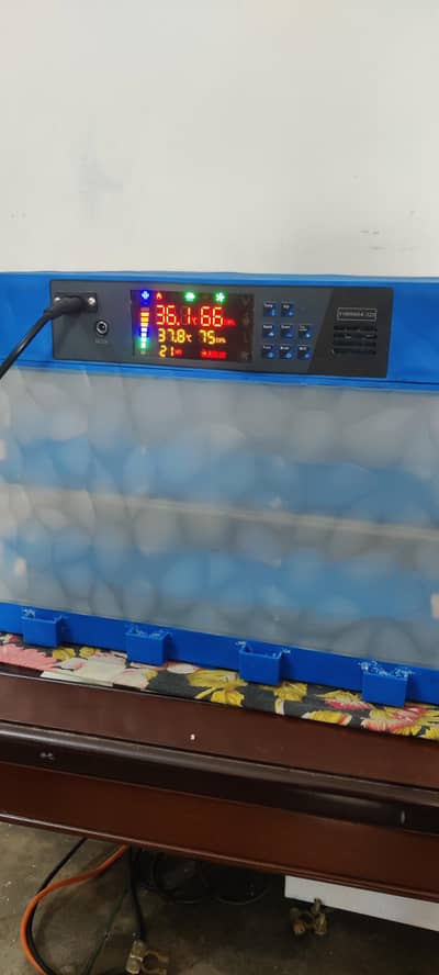 Yiwan 128 eggs automatic incubator