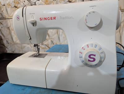 Singer Sewing Machine 2263 – Excellent Condition