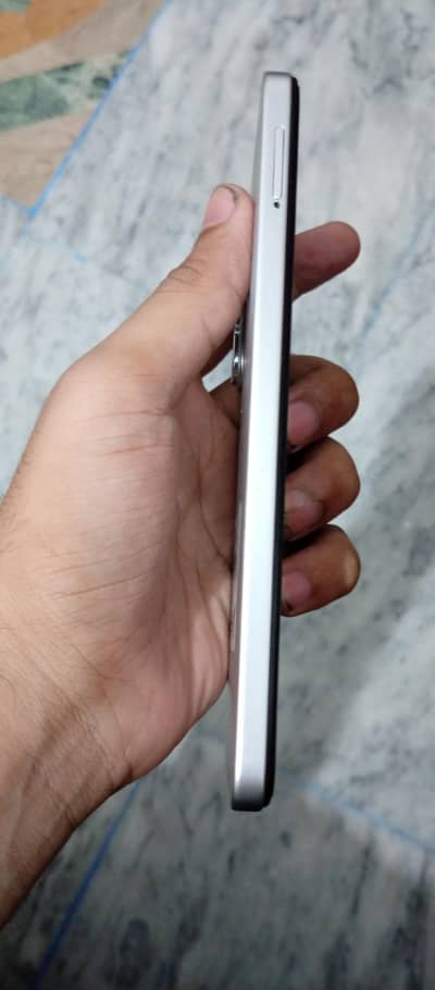 Infinix hot 60i 8/256