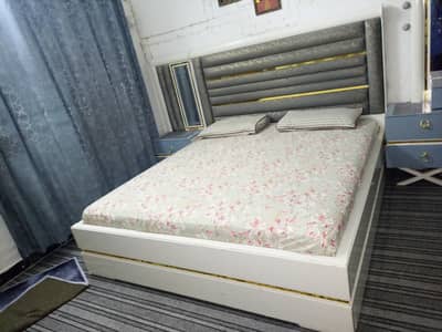 Complete bed set with almirah and dressing
