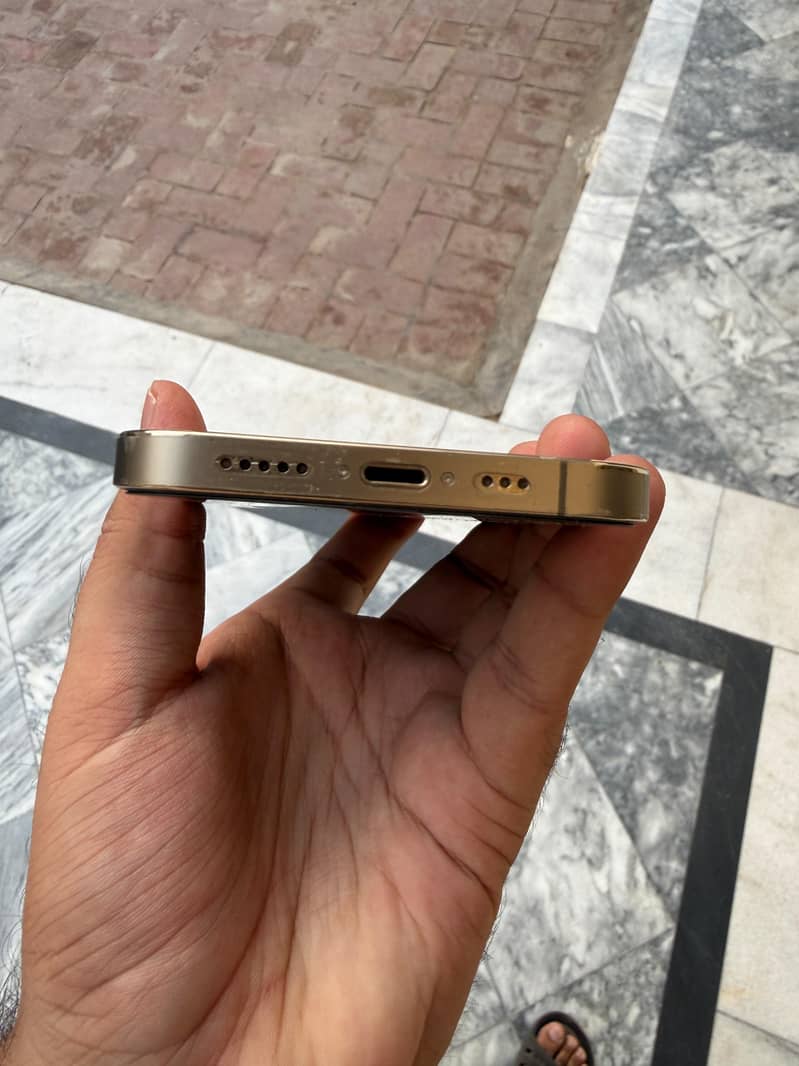 Apple iPhone 12 Pro 1