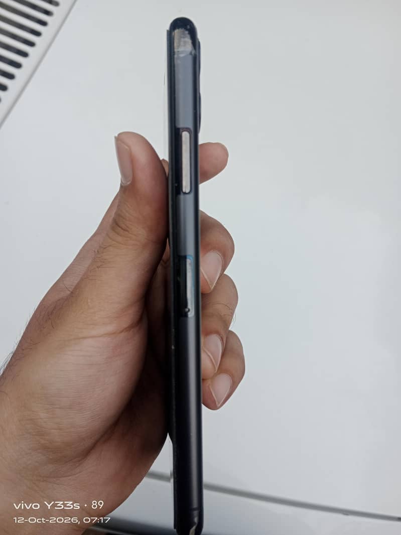 Apple iPhone 11 Pro Max 2
