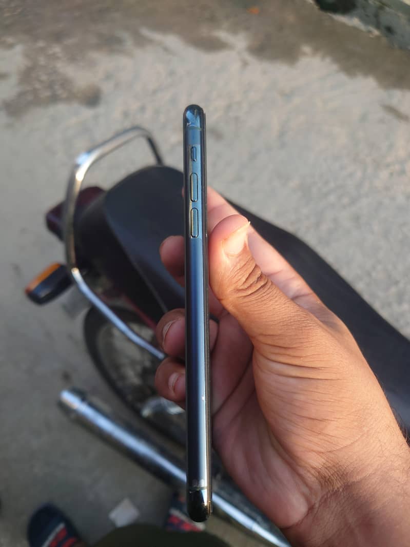 Apple iPhone 11 5