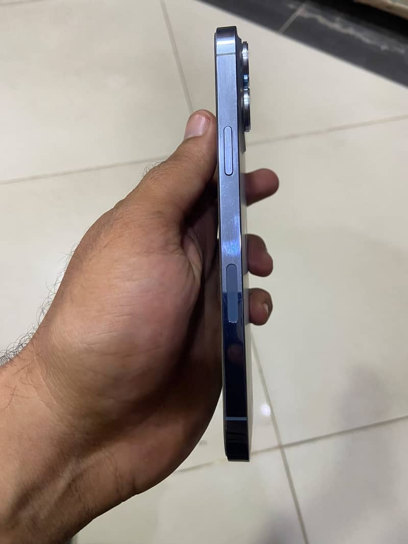 Apple iPhone 13 Pro Max 6