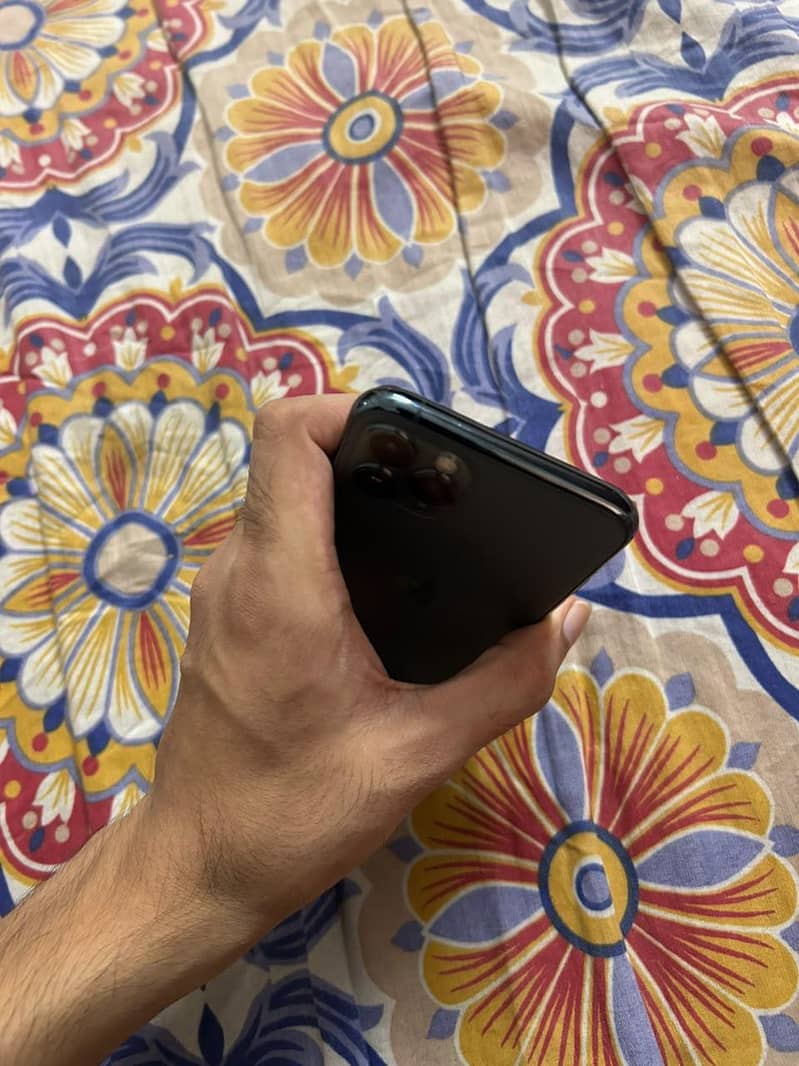 Apple iPhone 11 Pro 5