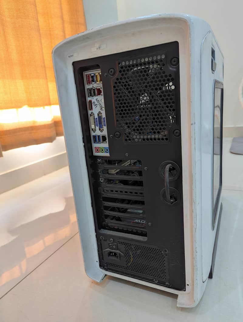 Full Tower Gaming PC case 3