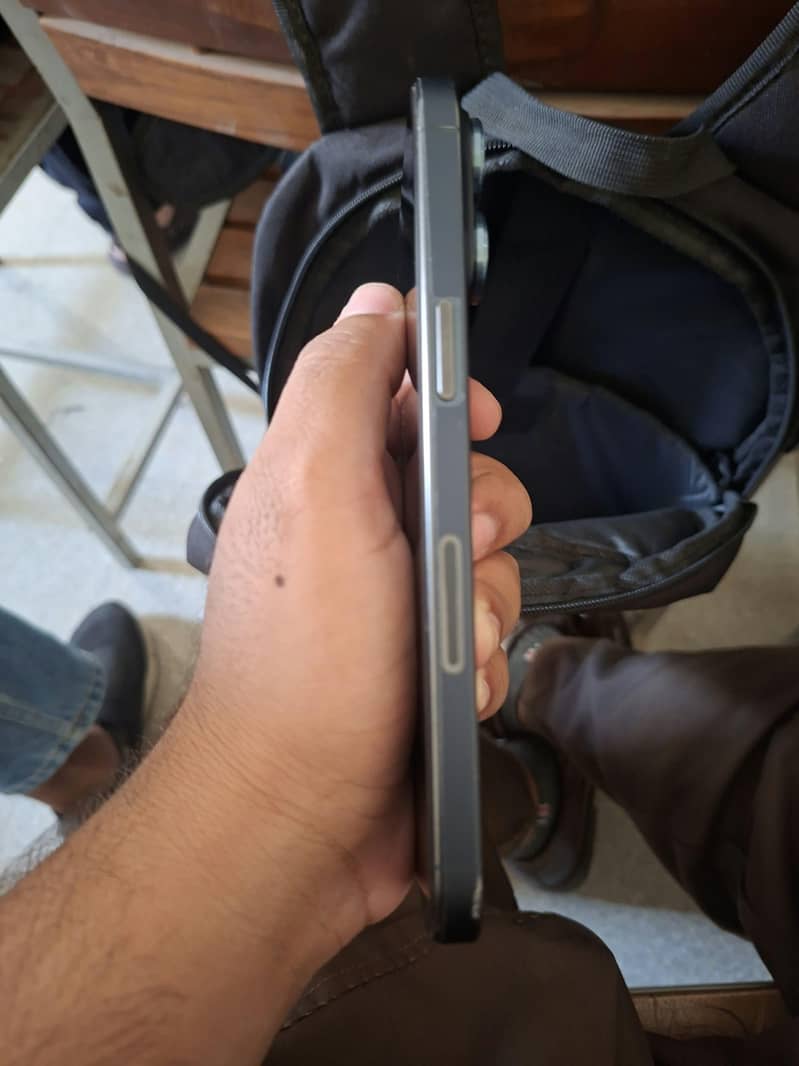 Apple iPhone 15 Pro Max 3