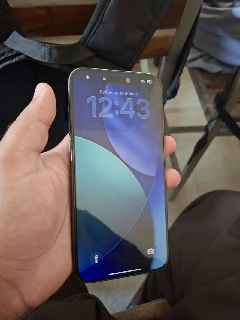 Apple iPhone 15 Pro Max 4