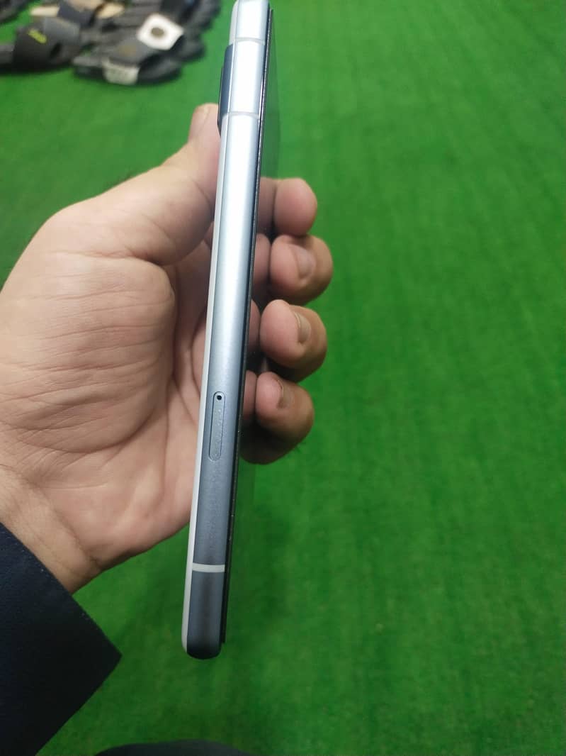 Google Pixel 7a 2