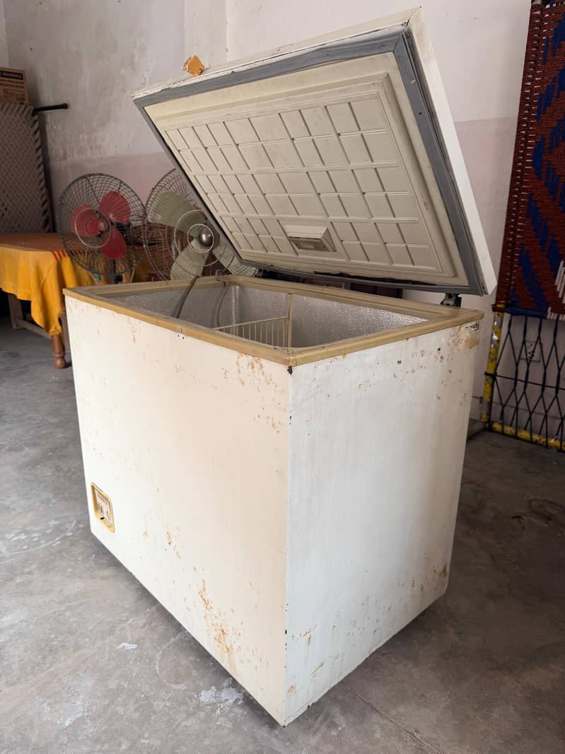 Dawlance Deep Freezer 4