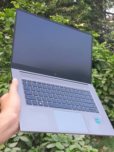 Hp Zbook Studio G8 Core i7 11th gen 4Gb Card Nvidia 10 by 10