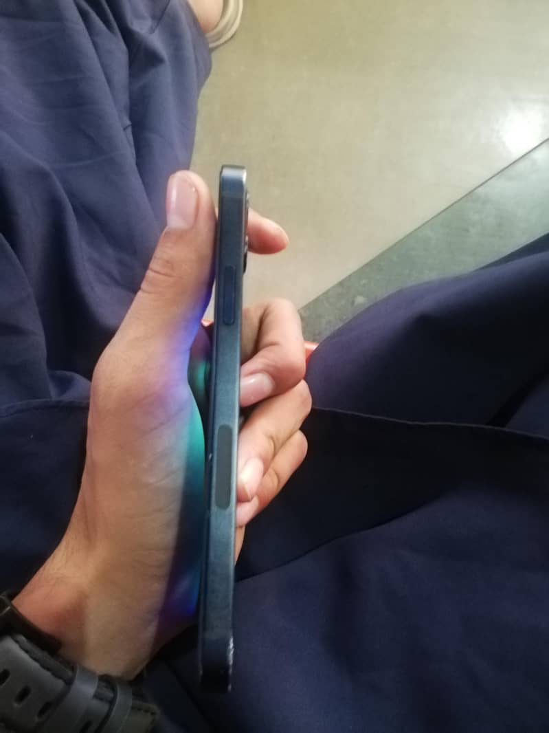 Apple iPhone 12 3
