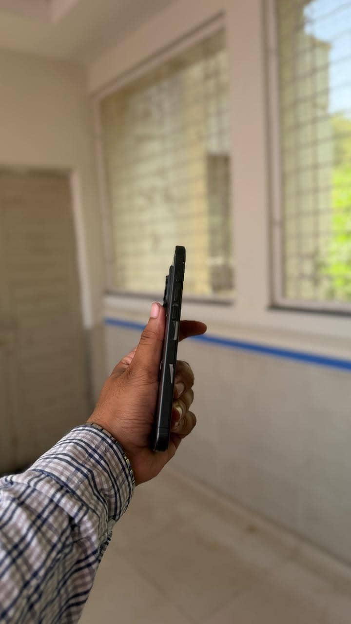 Apple iPhone 15 Pro Max 1