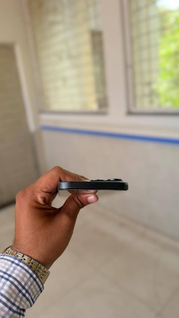 Apple iPhone 15 Pro Max 3