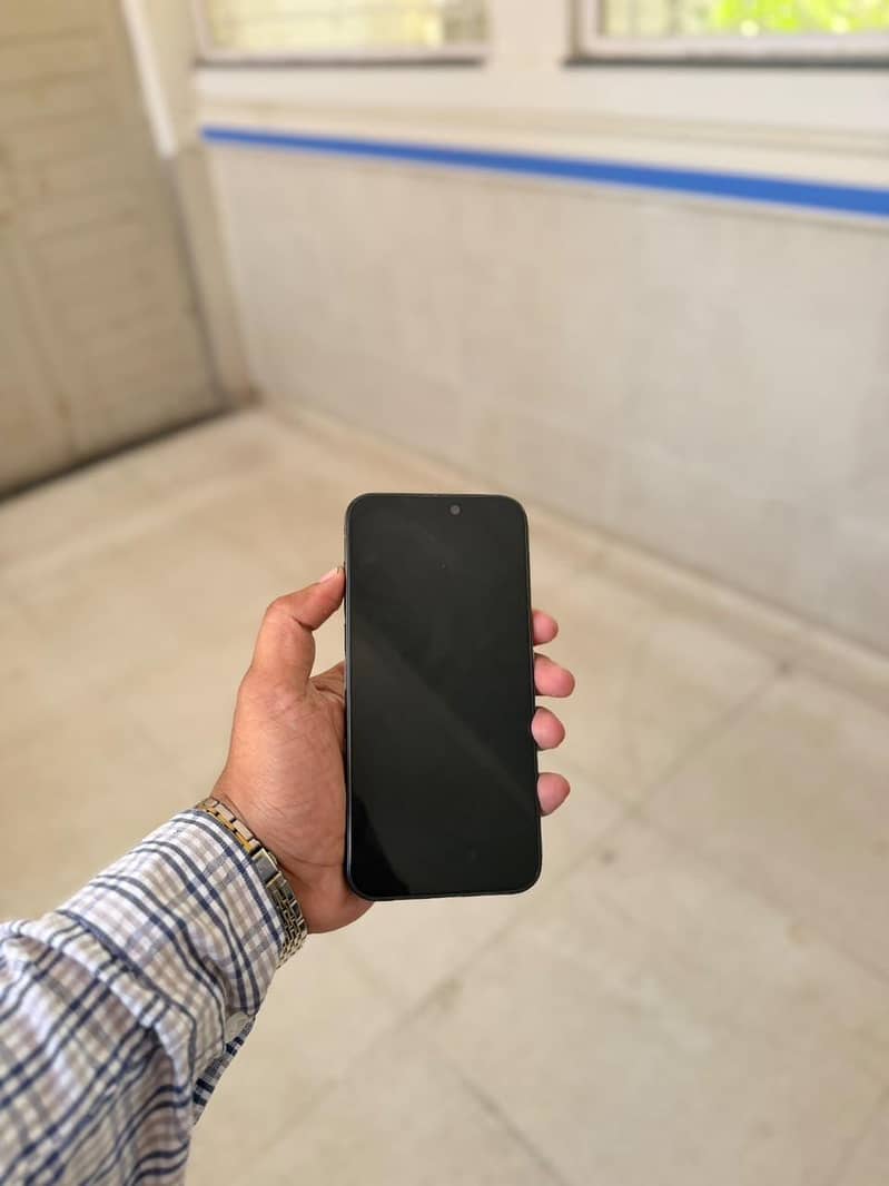 Apple iPhone 15 Pro Max 6