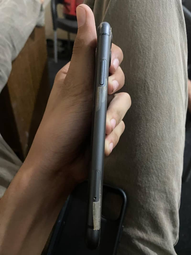 Apple iPhone 11 1