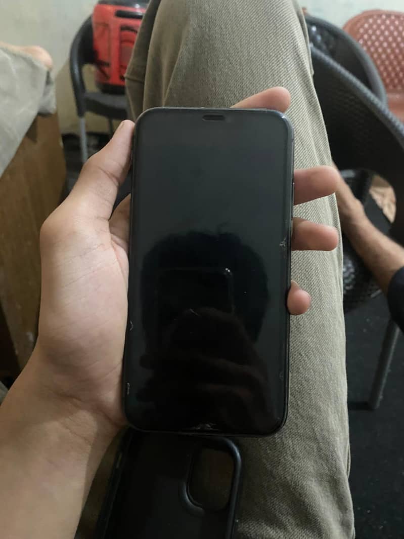 Apple iPhone 11 3